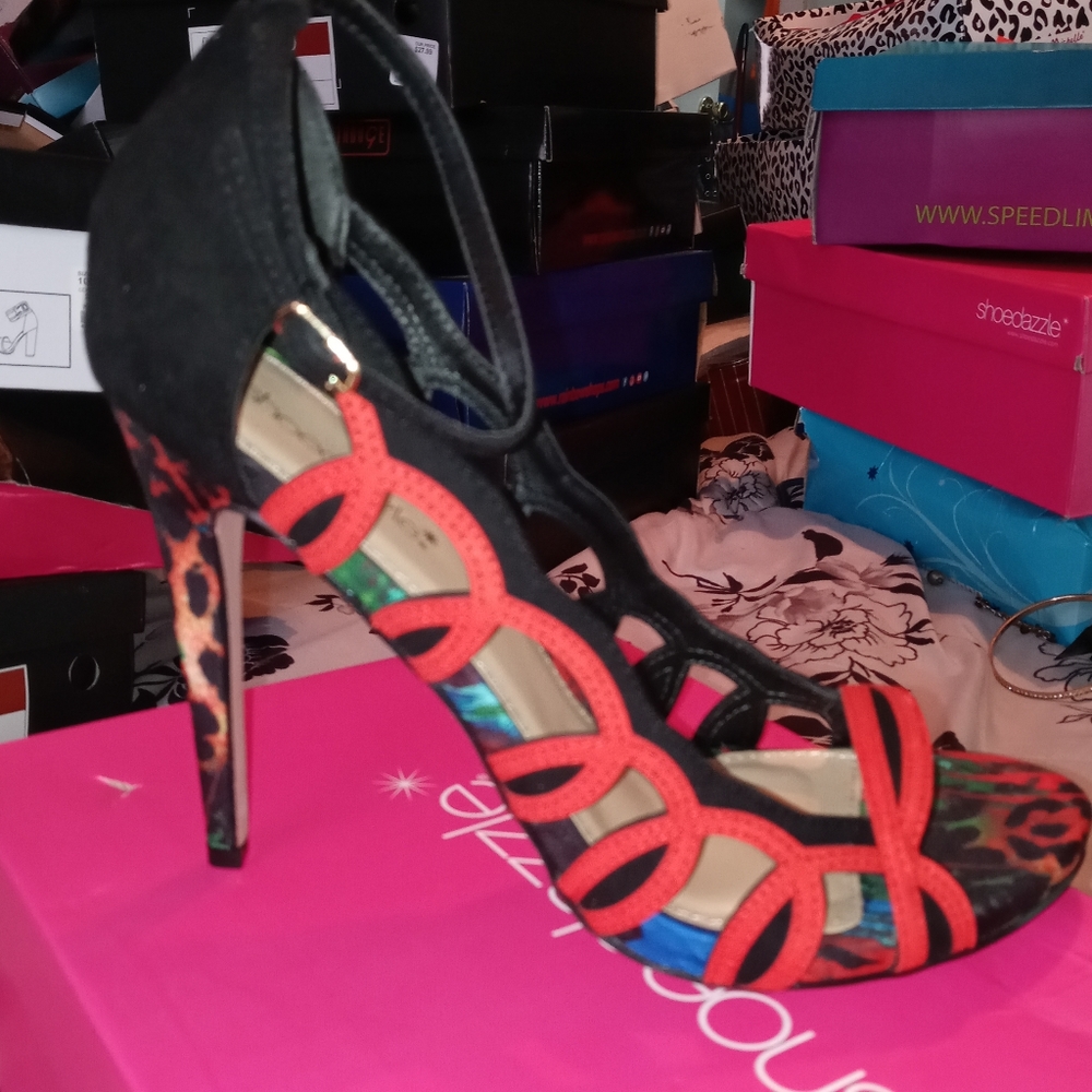 Brand new NEVER WORN heels
